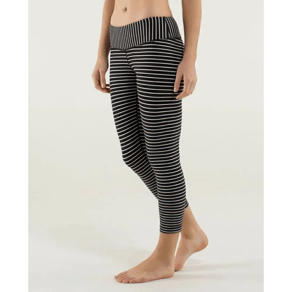 Lululemon Women's Wunder Under‎ Crop Black White Parallel Stripe Legging Size 6